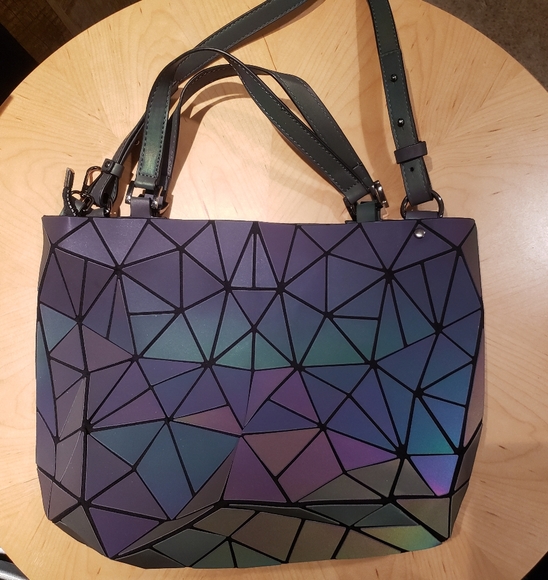 Reflective geometric purse - Picture 6 of 6